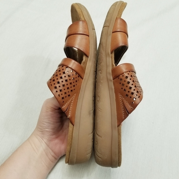 Baretraps Jimina faux leather slides slip on Brown Sandals all man made sz 6.5 - Picture 2 of 11